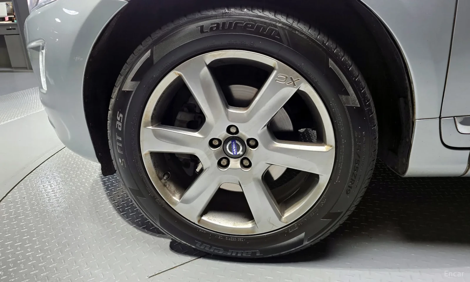 Volvo XC60 D5 AWD, снимка 3 - Автомобили и джипове - 54265305