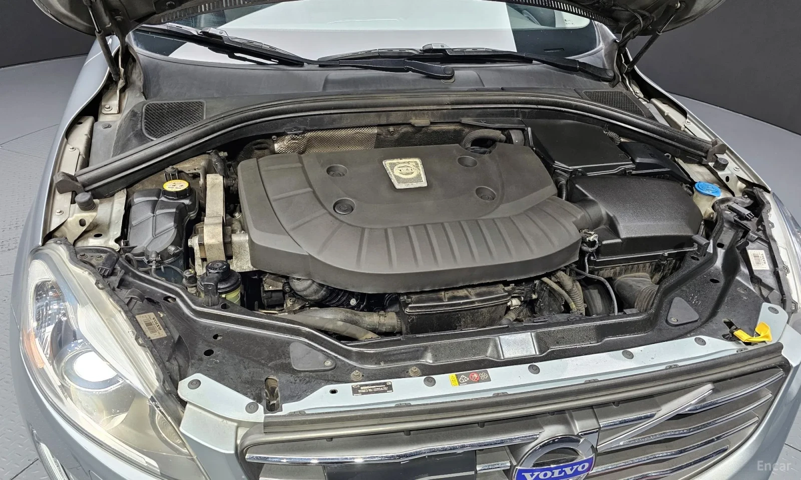 Volvo XC60 D5 AWD, снимка 4 - Автомобили и джипове - 54265305