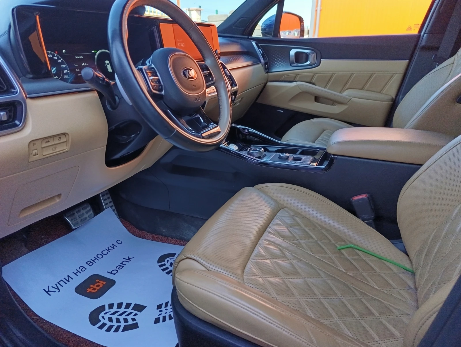 Kia Sorento 1.6 T-GDi Hybrid, снимка 16 - Автомобили и джипове - 55001640