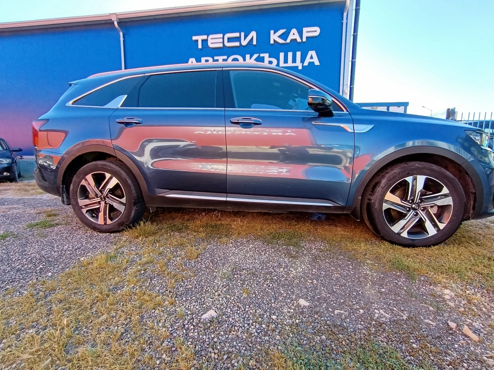 Kia Sorento 1.6 T-GDi Hybrid, снимка 4 - Автомобили и джипове - 55001640