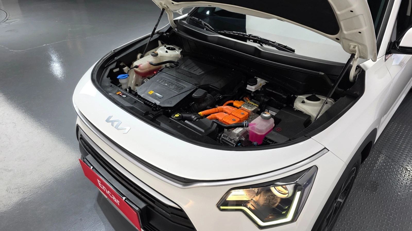 Kia Niro 1.6 Hybrid Trendy | LED | Камера | Подгрев, снимка 5 - Автомобили и джипове - 55753670