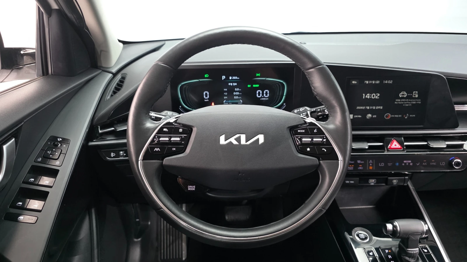 Kia Niro 1.6 Hybrid Trendy | LED | Камера | Подгрев, снимка 11 - Автомобили и джипове - 55753670