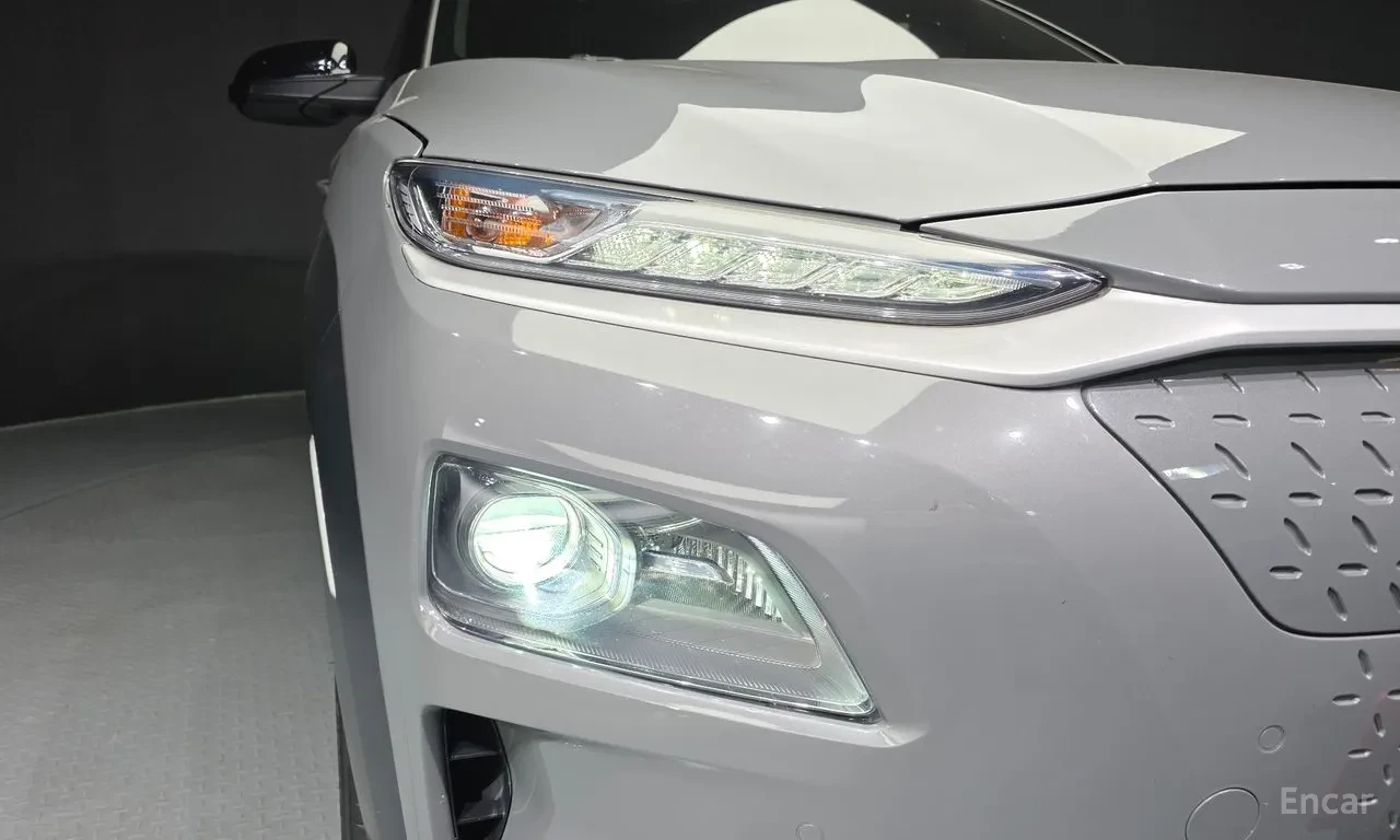 Hyundai Kona 67kWh | SmartSense | Premium Package | Head-Up, снимка 5 - Автомобили и джипове - 56314108