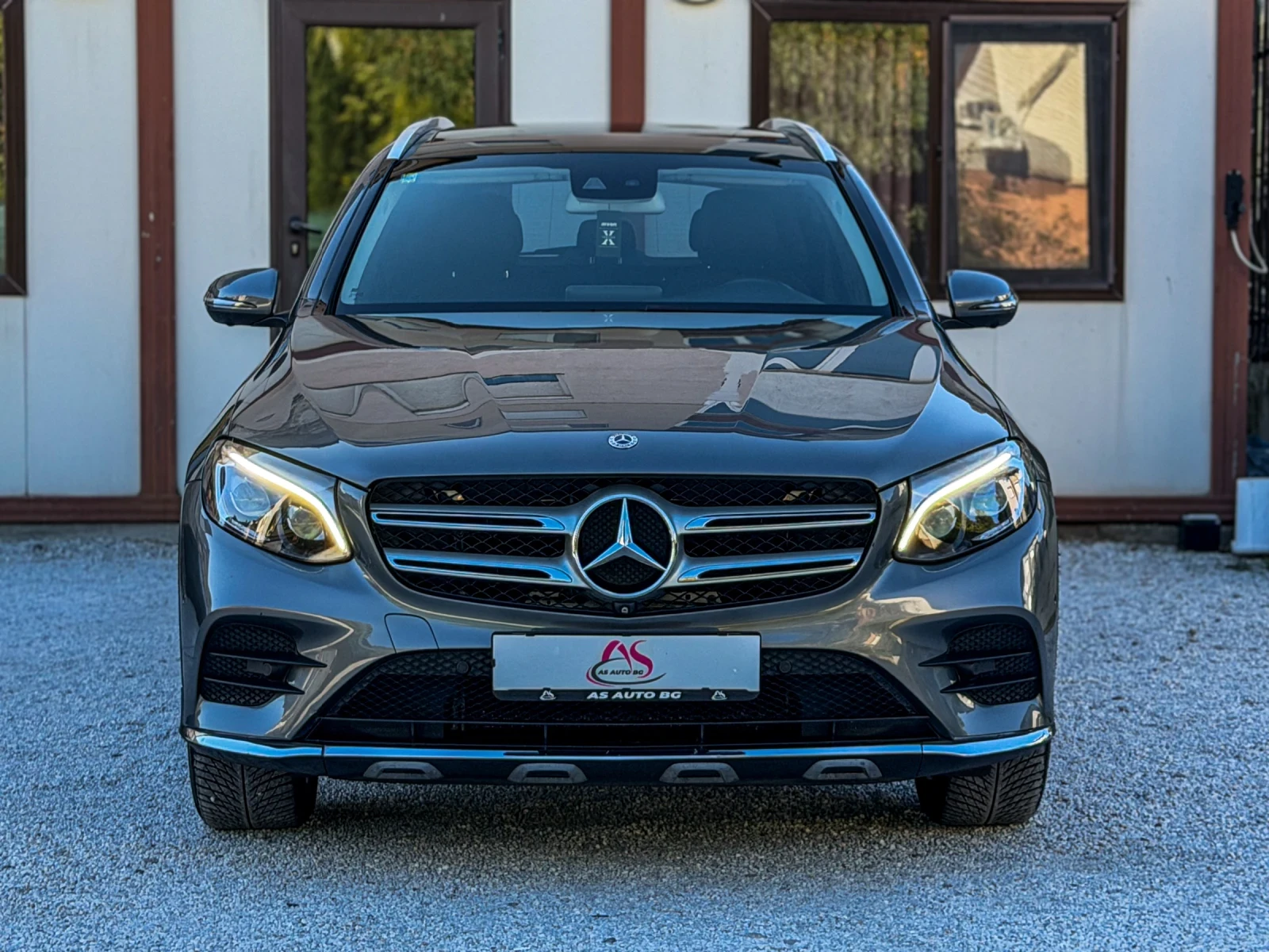 Mercedes-Benz GLC 250 AMG* 4MATIC* 9G TRONIC* PANO* 360 CAMERA* TOP  | Mobile.bg � ����������� 2
