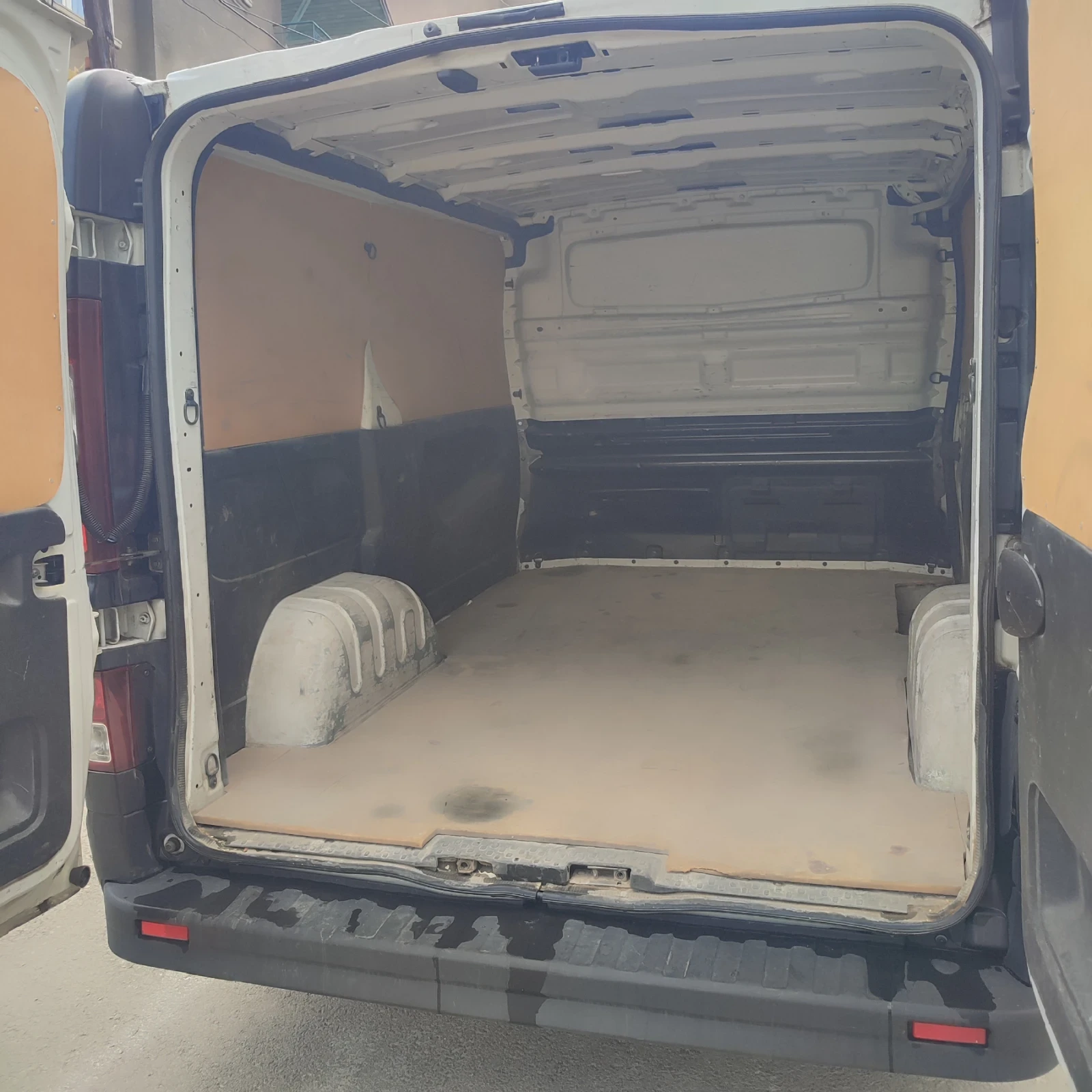 Nissan NV300  - изображение 4