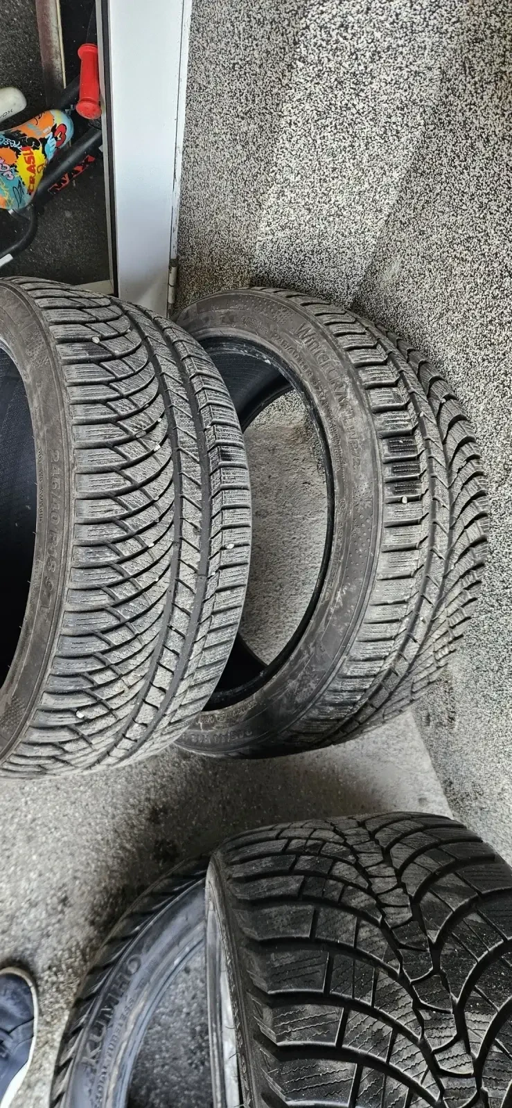 Гуми Зимни 245/40R18, снимка 2 - Гуми и джанти - 48738982