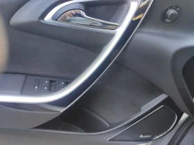 Opel Astra Sport Tourer , снимка 7