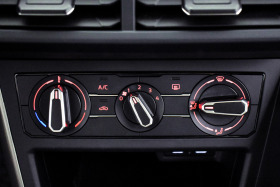 VW Polo 1г.гаранция НОВ ОТ БГ цена с ДДС, снимка 16 - Автомобили и джипове - 44370044