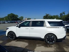 ������ Kia Carnival