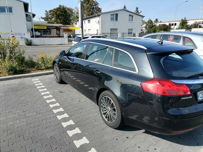 Opel Insignia 2.0 CDTI, снимка 2 - Автомобили и джипове - 46748902