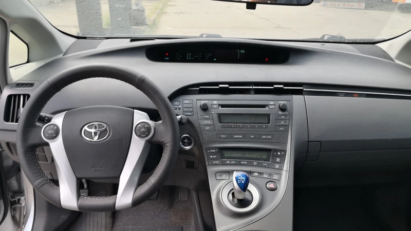 Toyota Prius 1.8, снимка 12 - Автомобили и джипове - 49455666