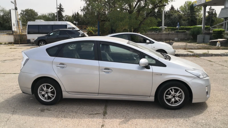 Toyota Prius 1.8, снимка 5 - Автомобили и джипове - 49455666