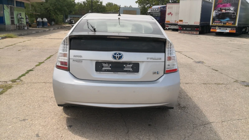 Toyota Prius 1.8, снимка 4 - Автомобили и джипове - 49455666