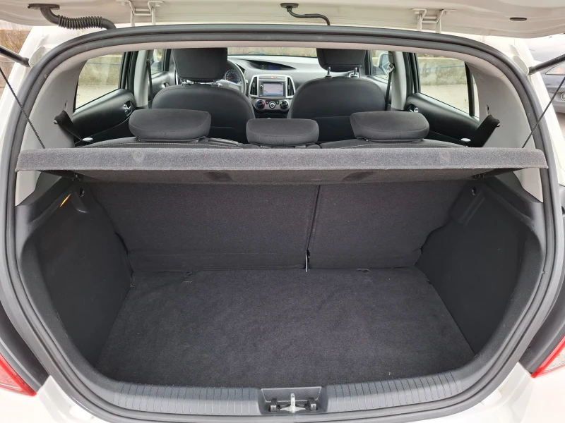 Hyundai I20 1.2 FACE LIFT NAVI, снимка 12 - Автомобили и джипове - 49658129