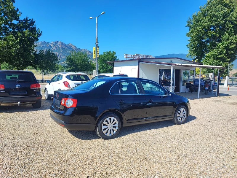 VW Jetta, снимка 5 - Автомобили и джипове - 50879451