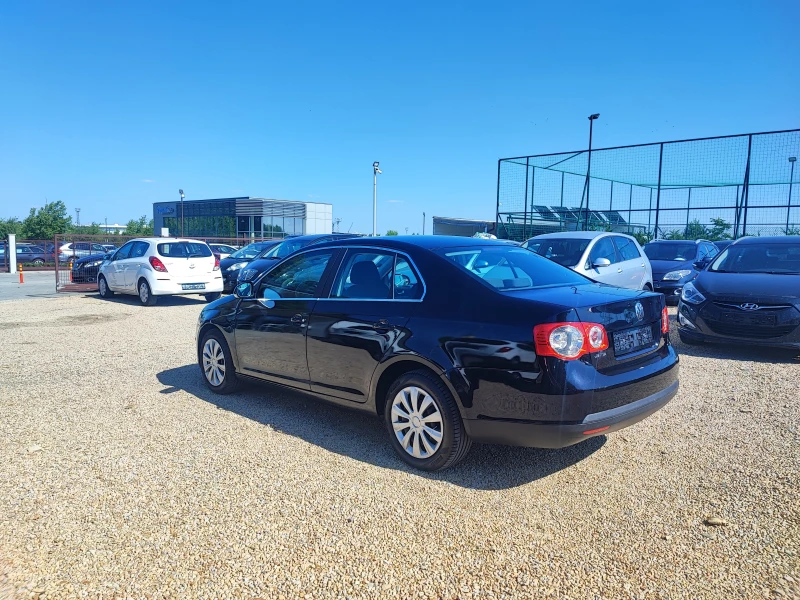 VW Jetta, снимка 9 - Автомобили и джипове - 50879451