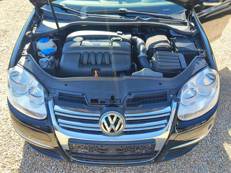 VW Jetta, снимка 17 - Автомобили и джипове - 50879451