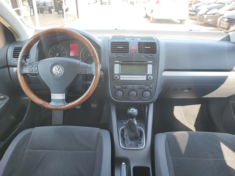 VW Jetta, снимка 12 - Автомобили и джипове - 50879451