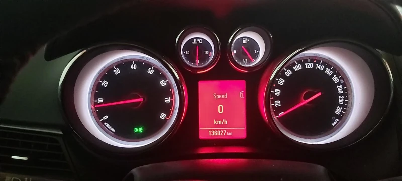 Opel Zafira C Tourer 1.6 EKO M Turbo - Cosmo Бензин/Метан, снимка 6 - Автомобили и джипове - 52106131