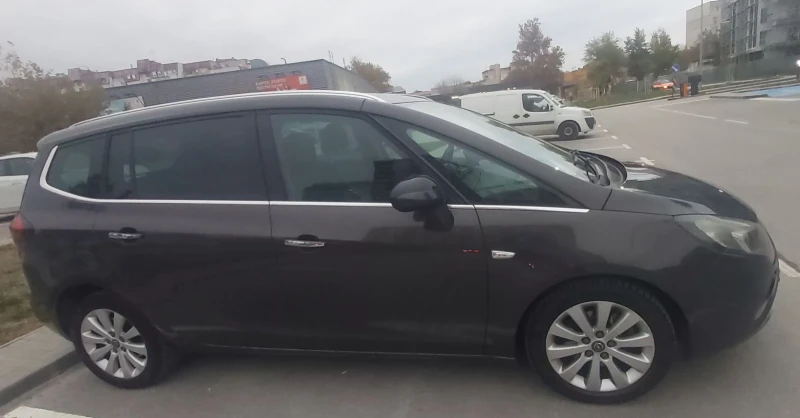 Opel Zafira C Tourer 1.6 EKO M Turbo - Cosmo Бензин/Метан, снимка 11 - Автомобили и джипове - 52106131