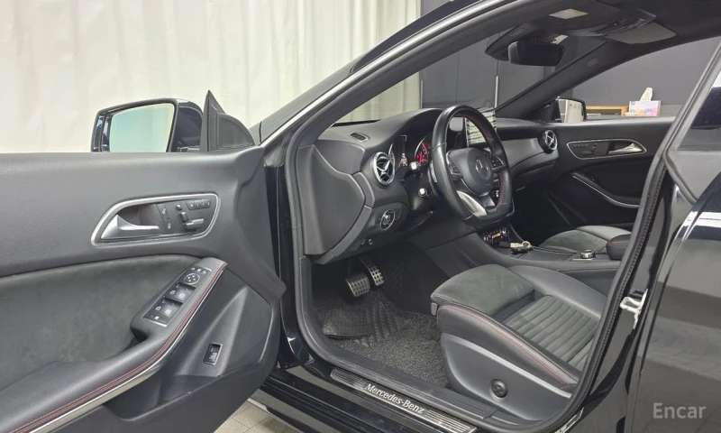 Mercedes-Benz CLA 250, снимка 10 - Автомобили и джипове - 53187989