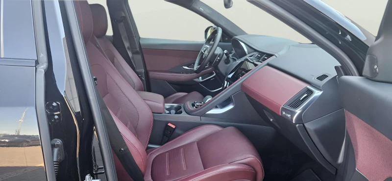 Jaguar E-pace 2.0, снимка 9 - Автомобили и джипове - 53429498