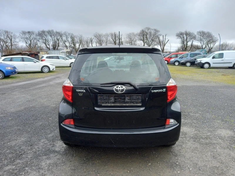 Toyota Verso S 1.33 vvti, снимка 5 - Автомобили и джипове - 53511122