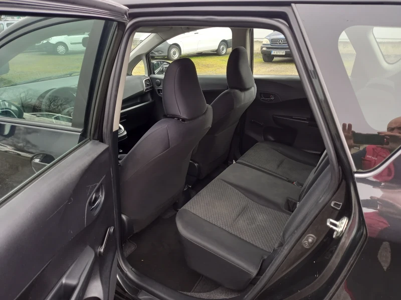 Toyota Verso S 1.33 vvti, снимка 12 - Автомобили и джипове - 53511122