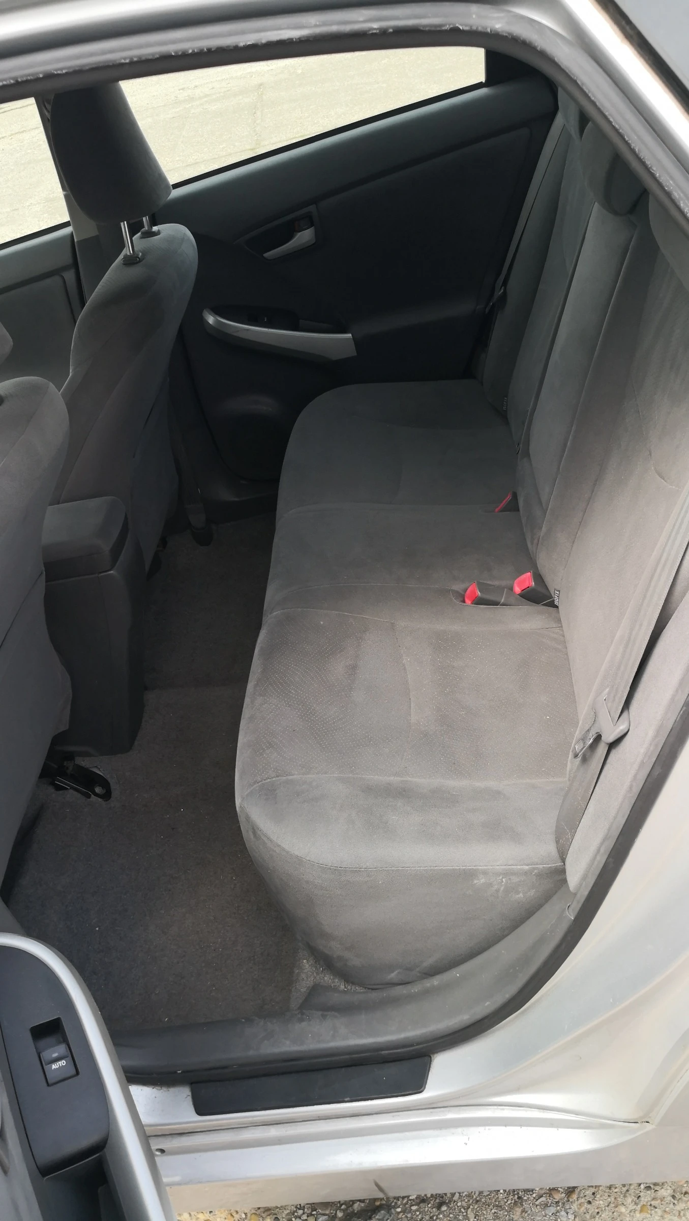 Toyota Prius 1.8 - изображение 9