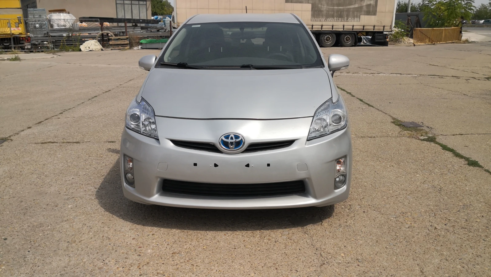 Toyota Prius 1.8 - изображение 2