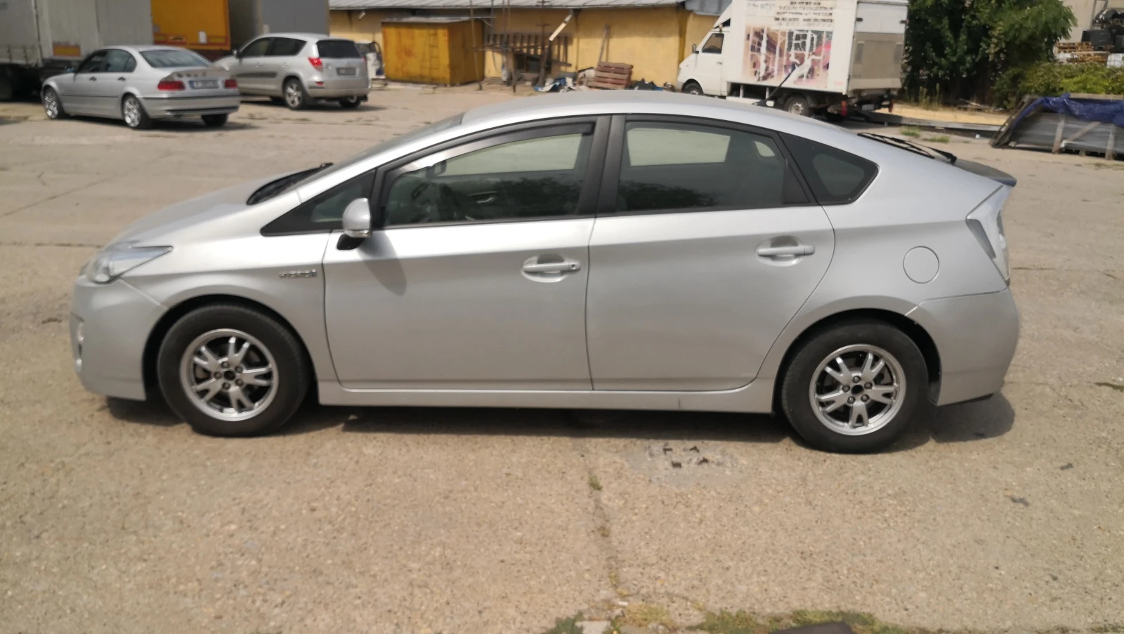 Toyota Prius 1.8 - изображение 3