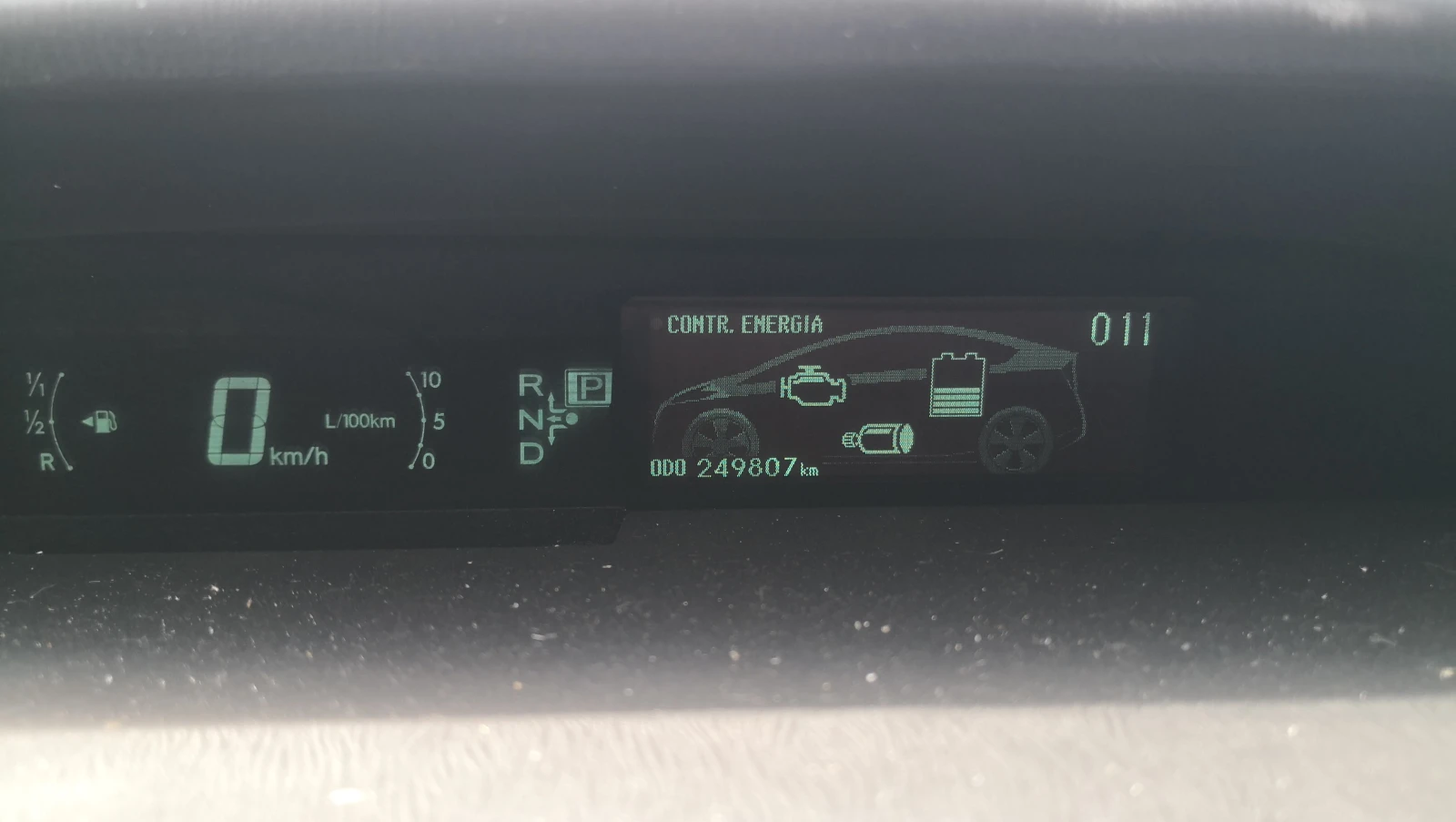 Toyota Prius 1.8 - изображение 10