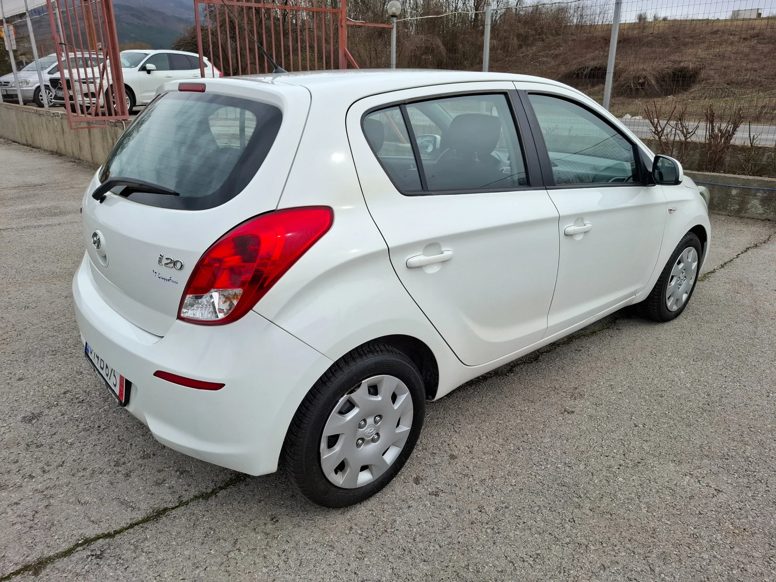 Hyundai I20 1.2 FACE LIFT NAVI | Mobile.bg — изображение 17