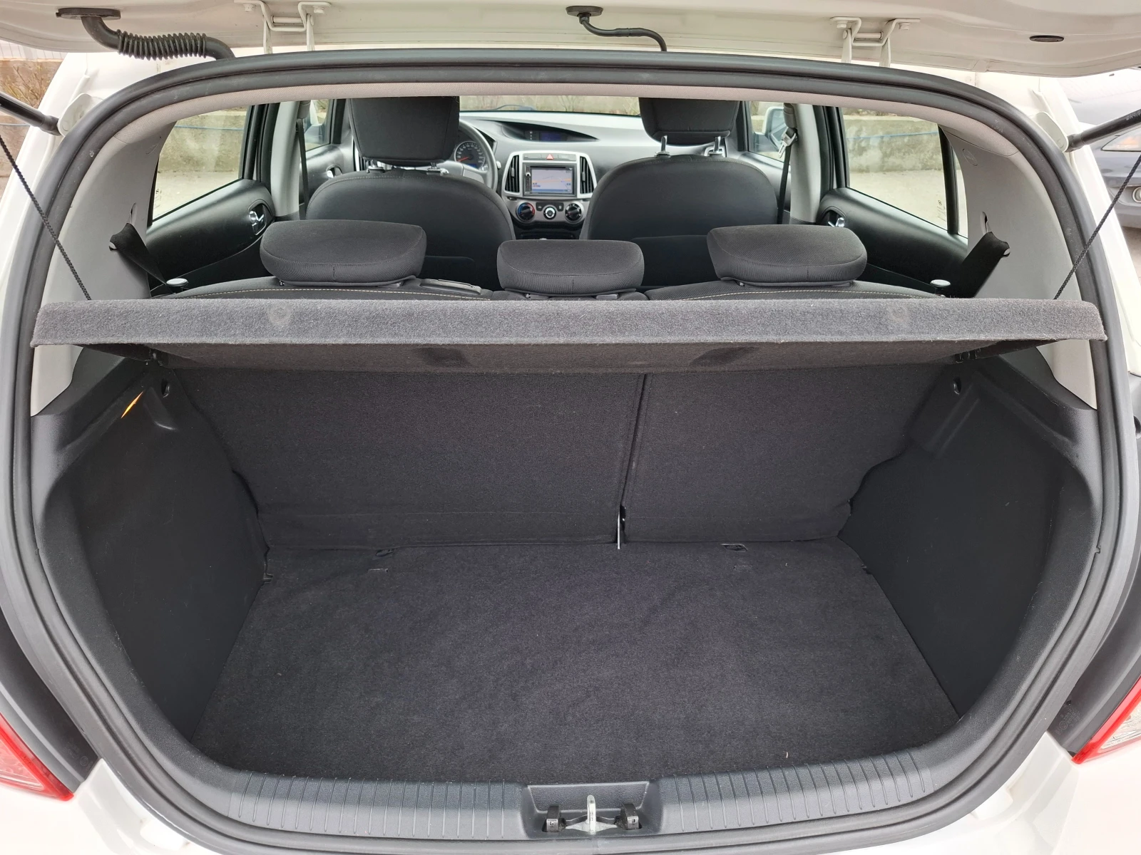 Hyundai I20 1.2 FACE LIFT NAVI | Mobile.bg — изображение 12