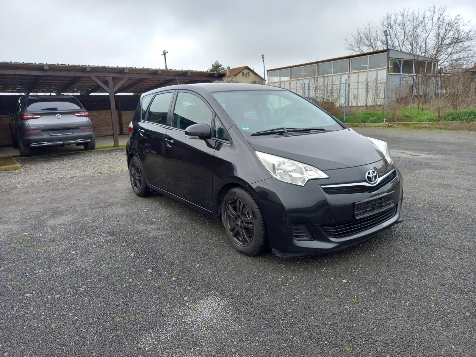 Toyota Verso S 1.33 vvti - изображение 2