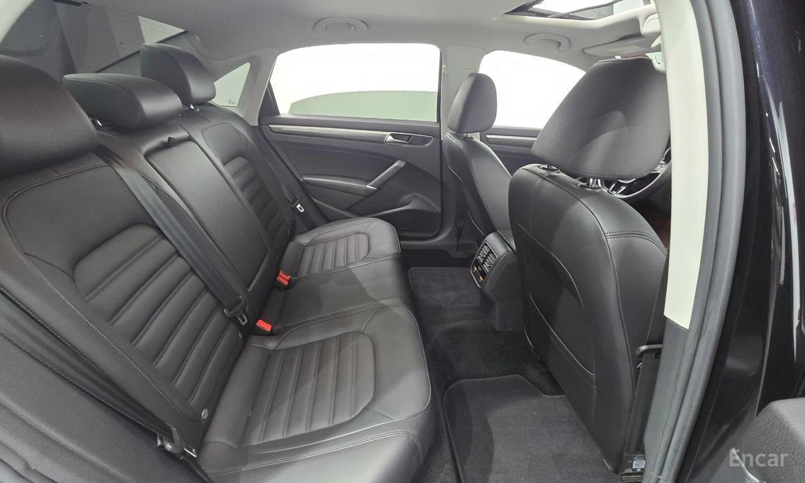 VW Passat, снимка 12 - Автомобили и джипове - 53940949