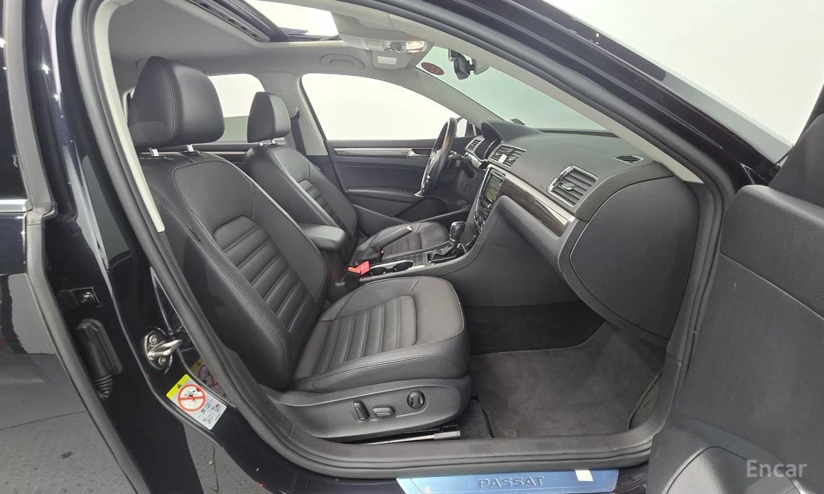 VW Passat, снимка 11 - Автомобили и джипове - 53940949