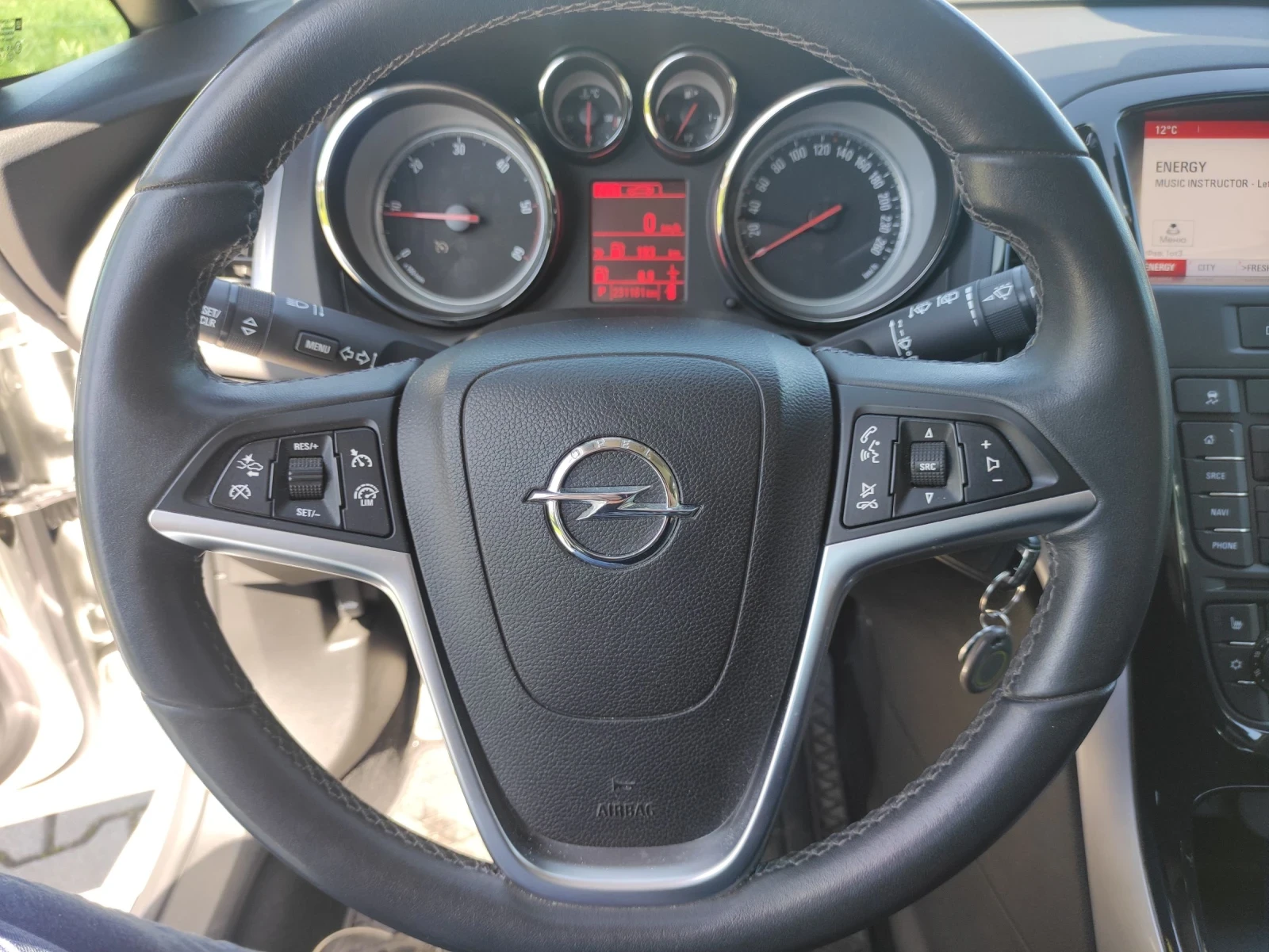 Opel Astra Sport Tourer , снимка 11 - Автомобили и джипове - 53953233