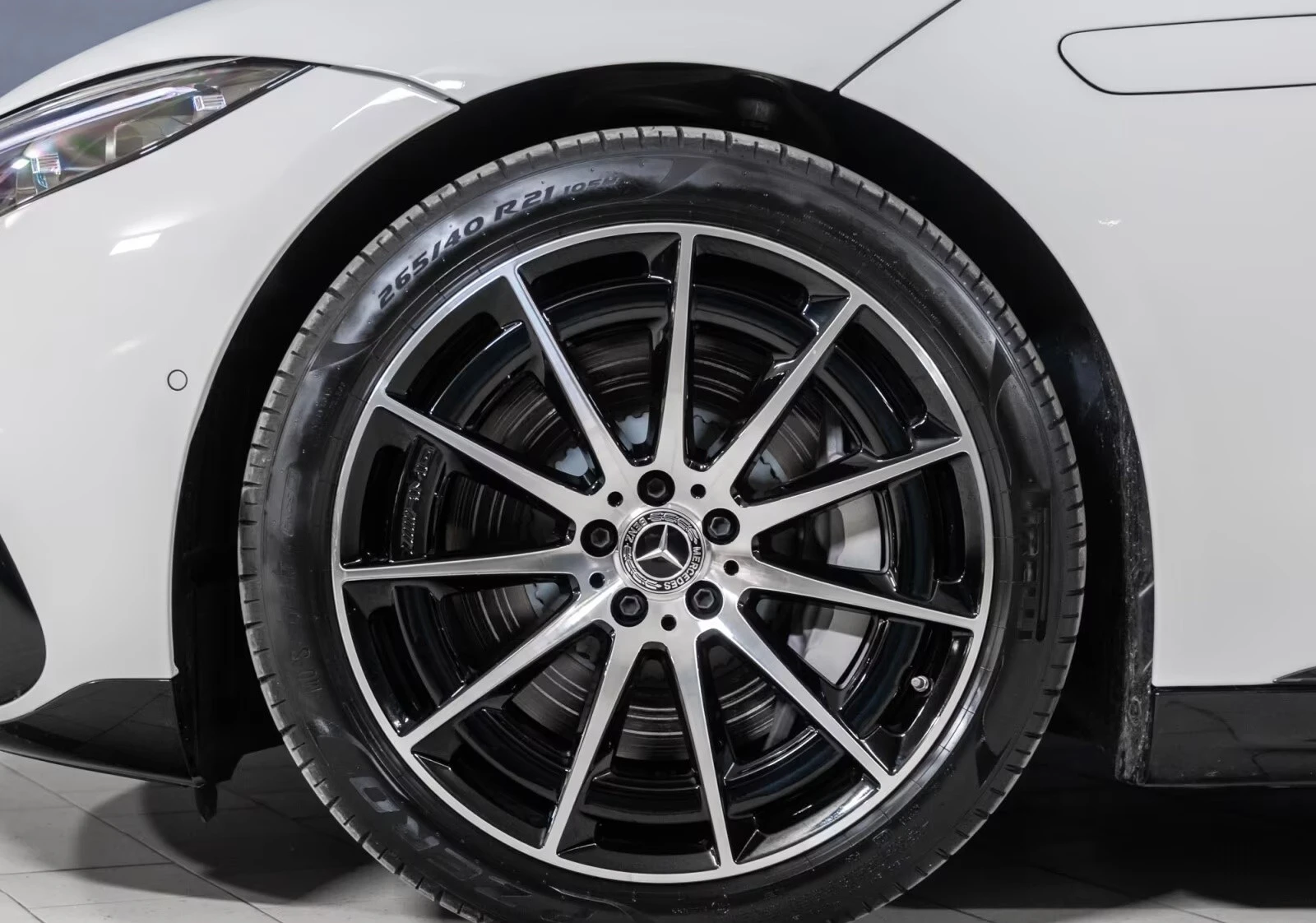 Mercedes-Benz EQS 450+ /AMG/4MATIC/HYPERSCREEN/BURM/PANO/125kWh/360/, снимка 6 - Автомобили и джипове - 53988192