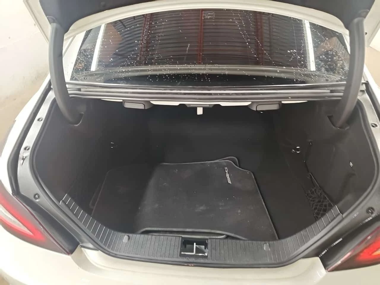 Mercedes-Benz CLS 63 AMG * CARFAX * ОБДУХВАНЕ * HARMAN * PANO, снимка 14 - Автомобили и джипове - 54077143