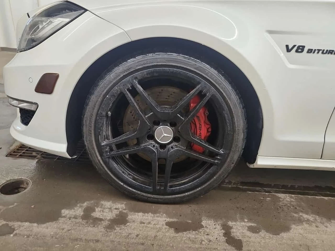 Mercedes-Benz CLS 63 AMG * CARFAX * ОБДУХВАНЕ * HARMAN * PANO, снимка 6 - Автомобили и джипове - 54077143