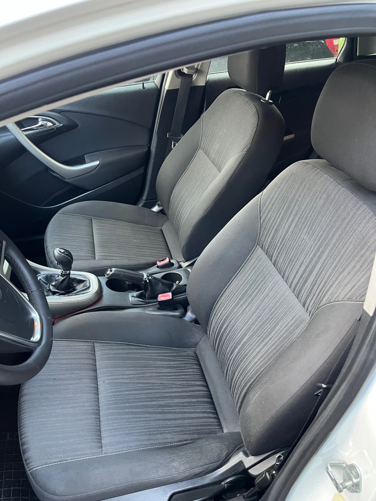 Opel Astra 1.7 cdti 125 кс, снимка 6 - Автомобили и джипове - 55137042
