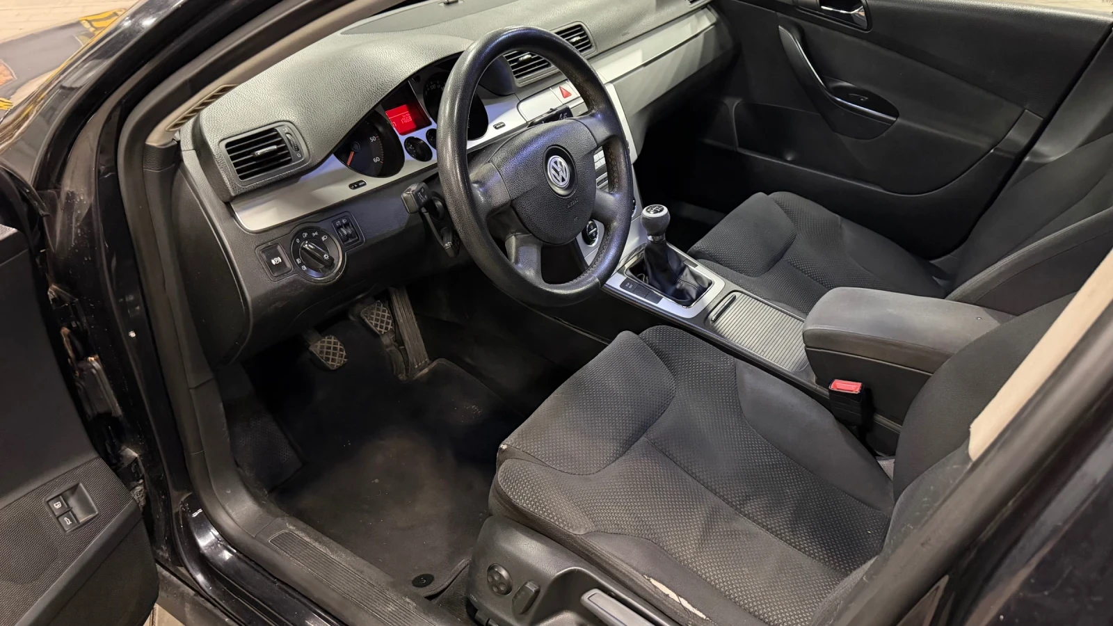 VW Passat 2.0 TDI 4Motion, снимка 9 - Автомобили и джипове - 55343148