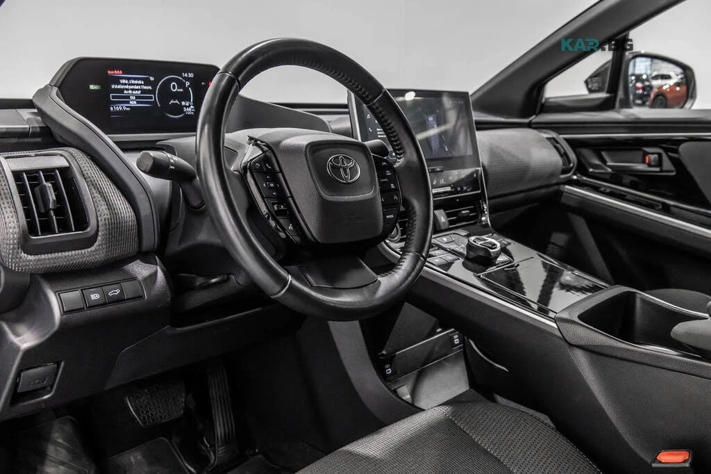Toyota bZ4X LE* ПОДГРЕВ* КАМЕРА* NAVI* LED* , снимка 10 - Автомобили и джипове - 55377245