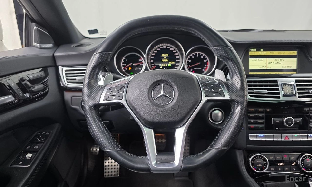 Mercedes-Benz CLS 63 AMG HARMON* KARDON* ДИСТРОНИК* ОБДУХВАНЕ* МАСАЖ* 360КА, снимка 8 - Автомобили и джипове - 55586937