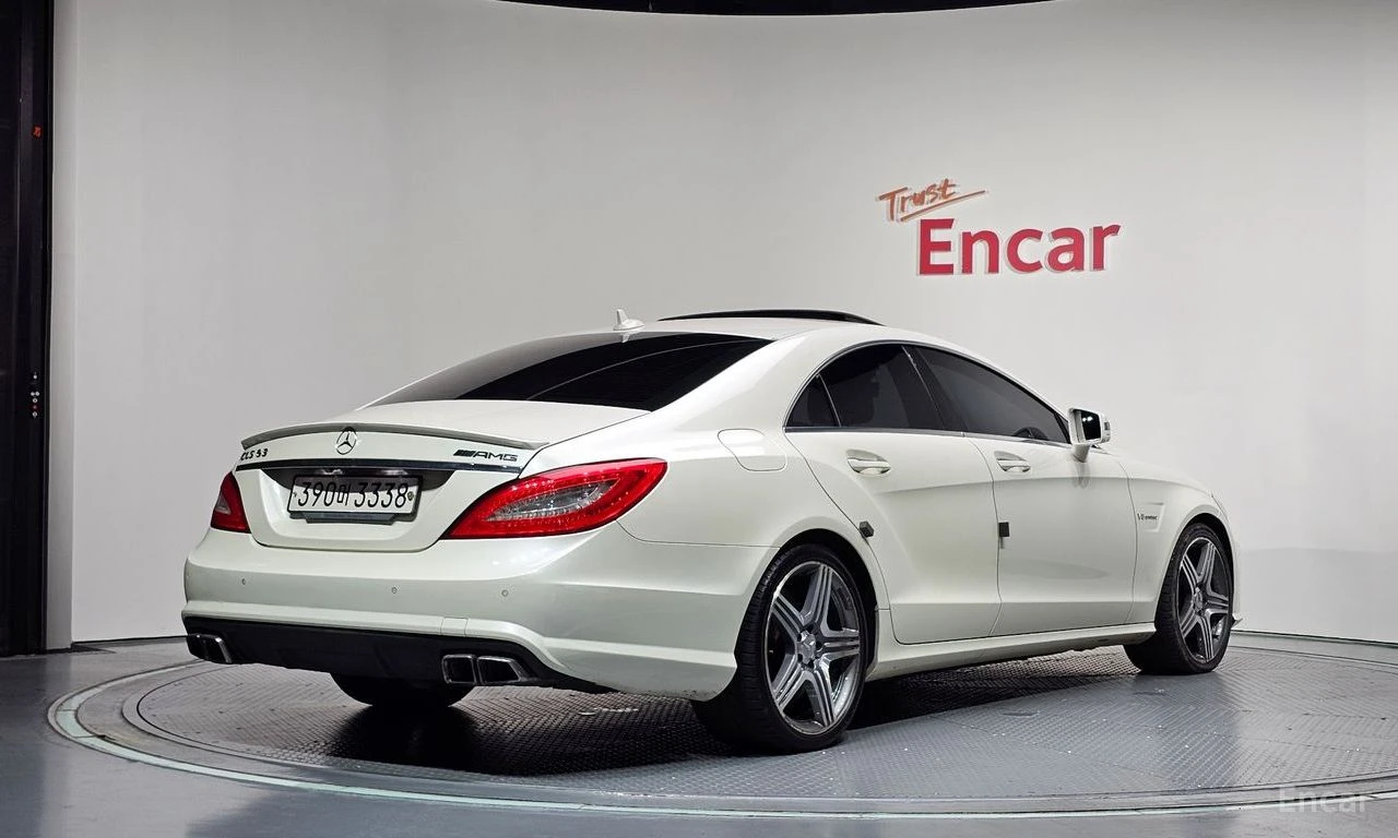 Mercedes-Benz CLS 63 AMG HARMON* KARDON* ДИСТРОНИК* ОБДУХВАНЕ* МАСАЖ* 360КА, снимка 2 - Автомобили и джипове - 55586937