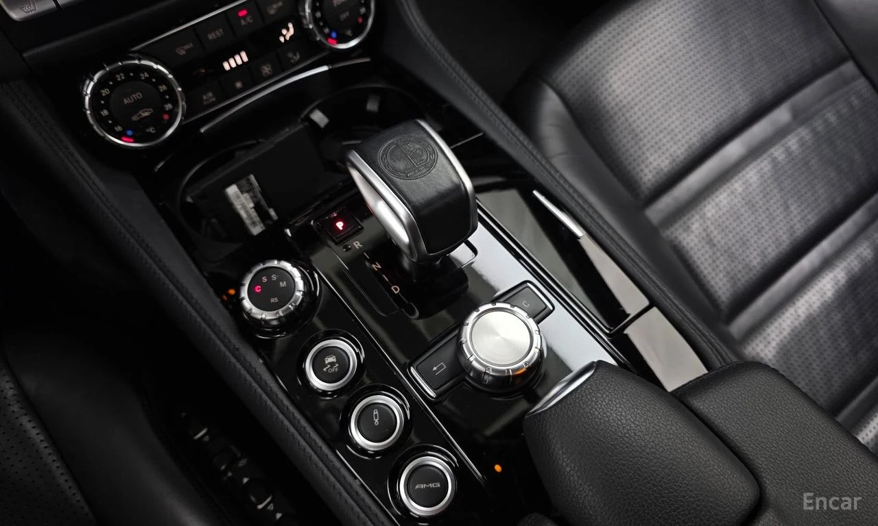 Mercedes-Benz CLS 63 AMG HARMON* KARDON* ДИСТРОНИК* ОБДУХВАНЕ* МАСАЖ* 360КА, снимка 11 - Автомобили и джипове - 55586937