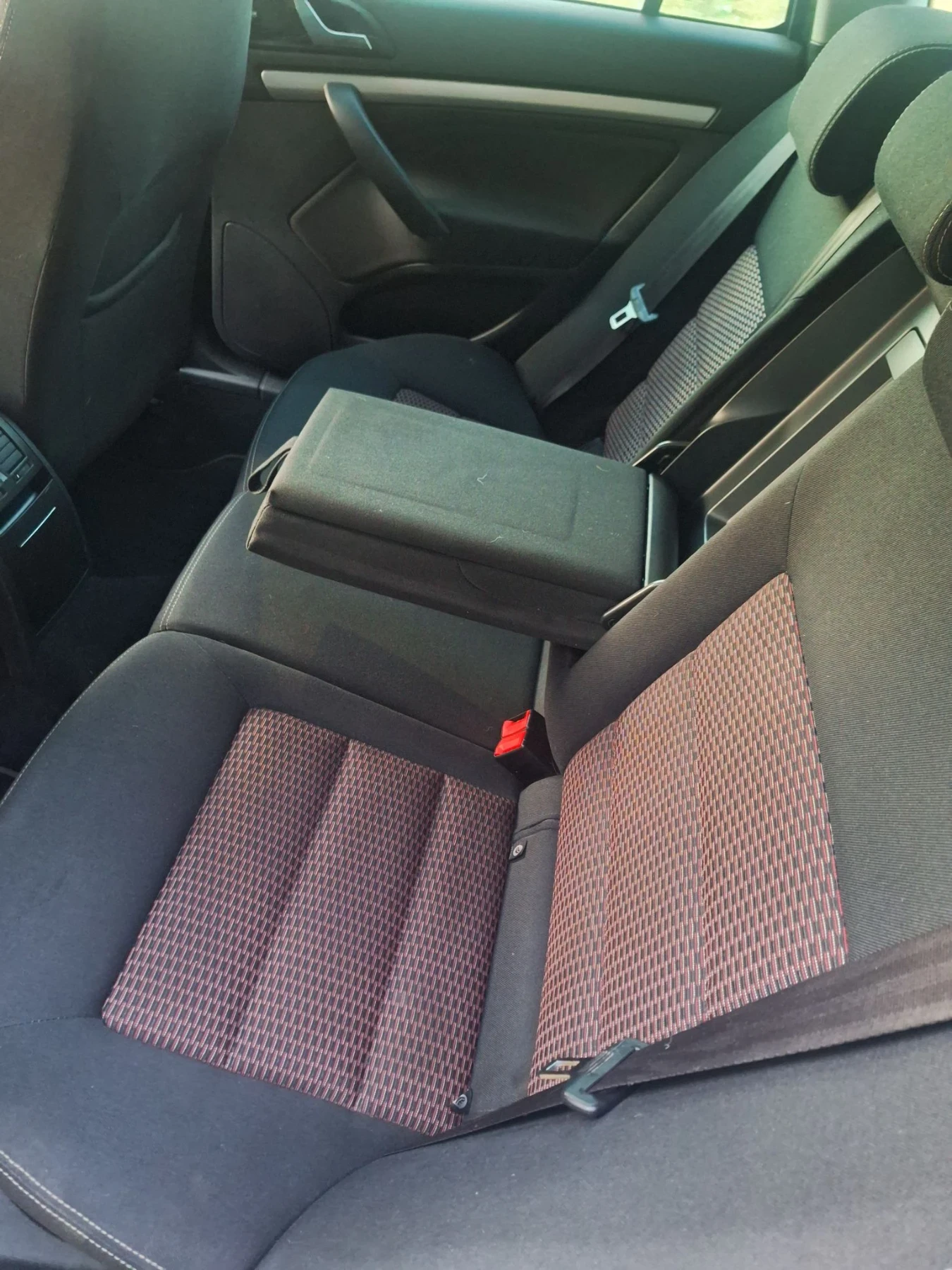 Skoda Octavia 1.6 105�.�.4�4 212�.��. | Mobile.bg � ����������� 7