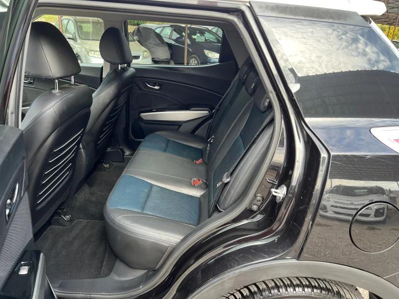 SsangYong Tivoli 1.6HDI, снимка 13 - Автомобили и джипове - 51888977