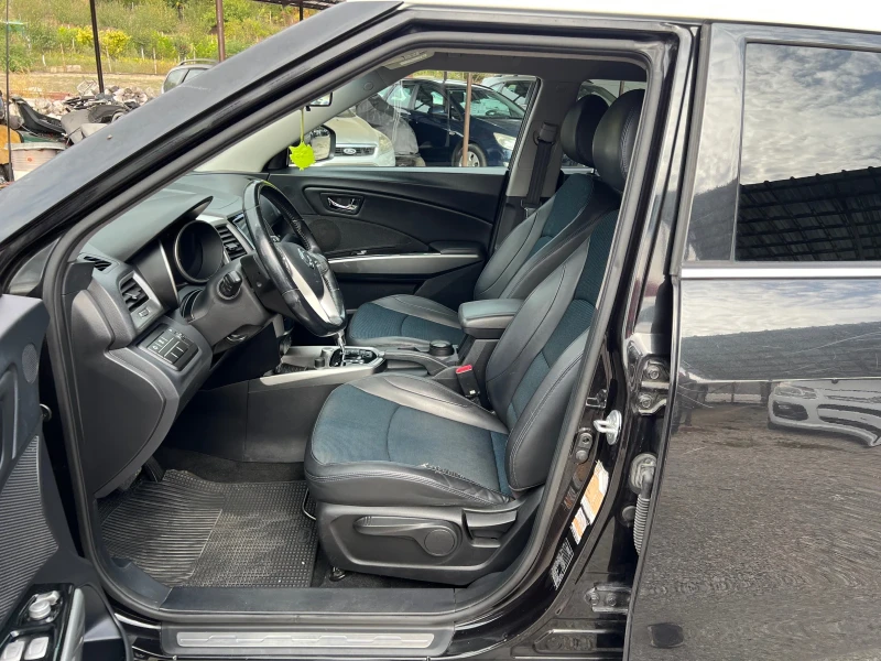 SsangYong Tivoli 1.6HDI, снимка 11 - Автомобили и джипове - 51888977